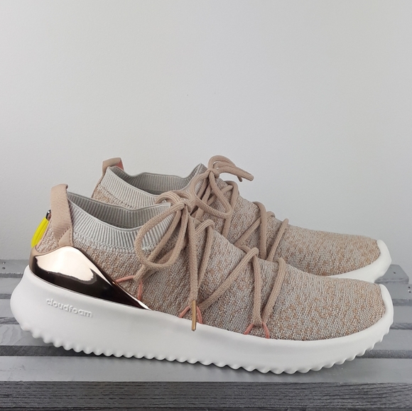 Shoes - Women's Adidas Ultimamotion
